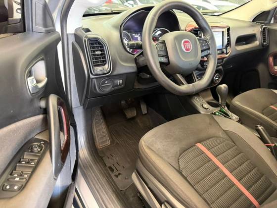 FIAT TORO 1.8 16V EVO FLEX FREEDOM AT6 FIAT TORO 1.8 16V EVO FLEX FREEDOM AT6